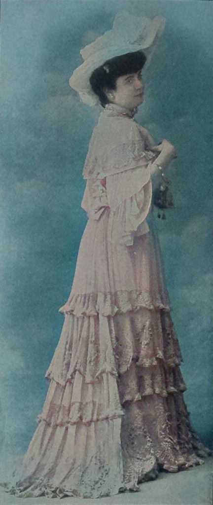 3. Hellgrünes Voilekleid