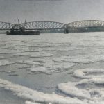 Der harte Winter 1902 - Grundeis auf der Oder. Im Hintergrund die Eisenbahnbrücke der Strecke Wriezen - Jädickendorf bei Zäckerick-Alträcknitz
