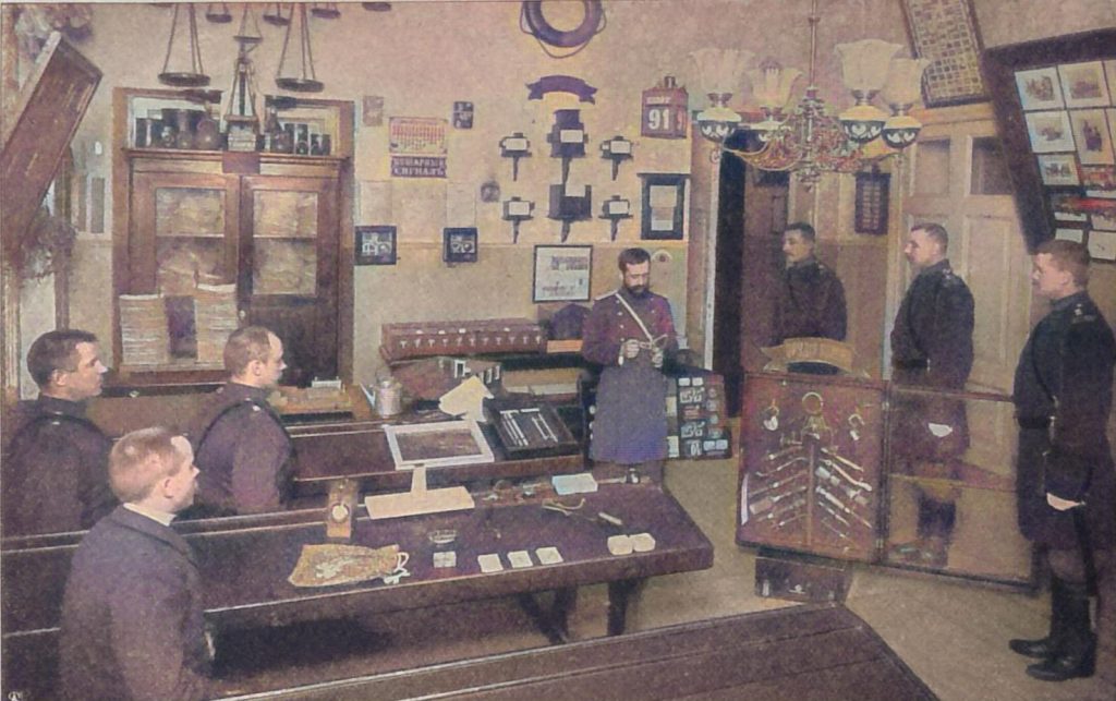 Gorodowoischule - Belehrung der Gorodowois über die Geheimnisse des Einbruchs