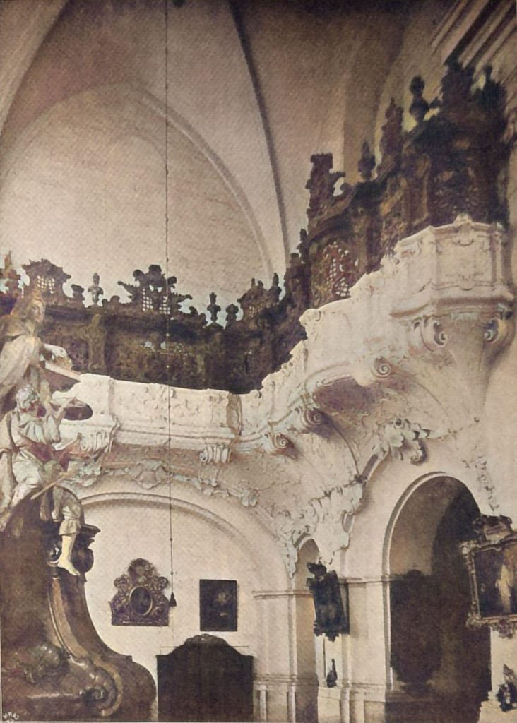 Nonnen-Empore im südlichen Querschiff