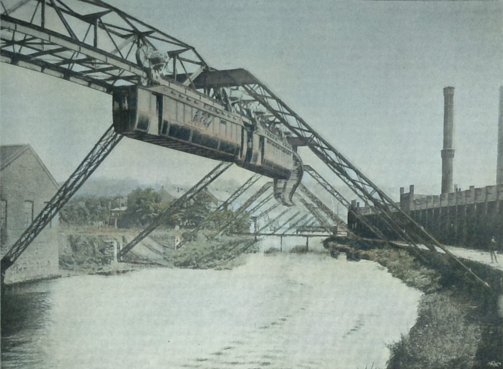 Ansicht der Bahn über die Wupper