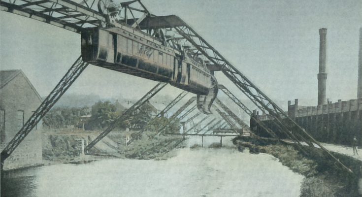 Ansicht der Bahn über die Wupper
