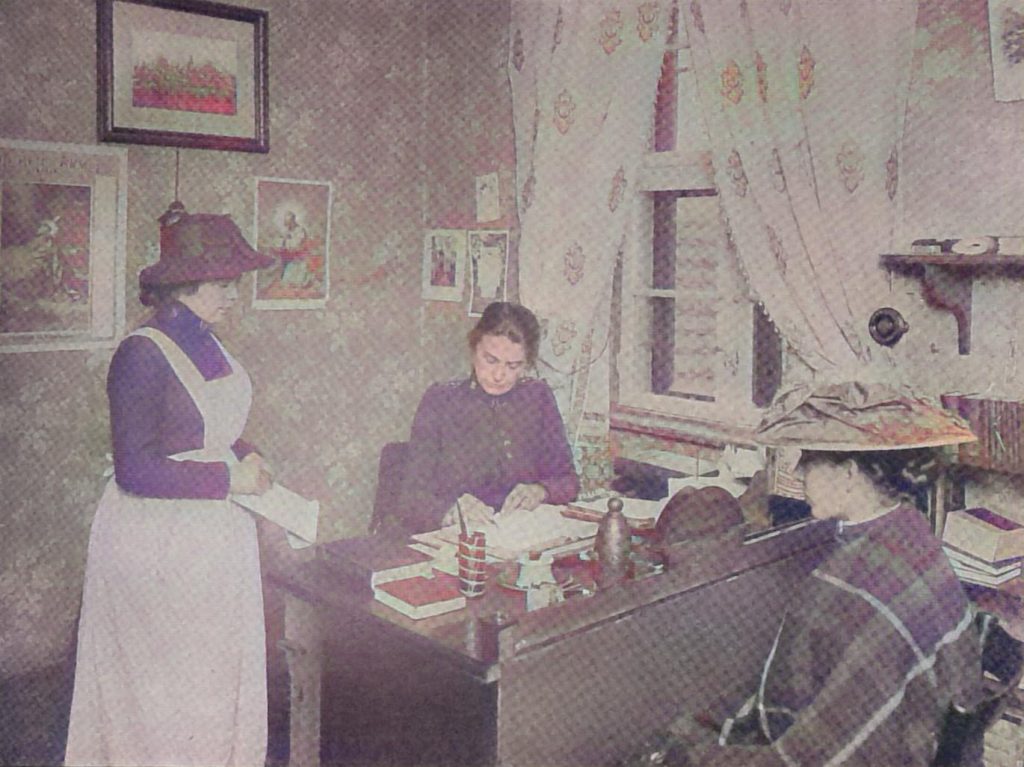 Frau Kommandeurin Oliphant