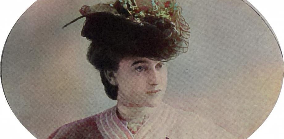 4. Torque aus Sammet. Maison Virot. - Phot. Reutlinger