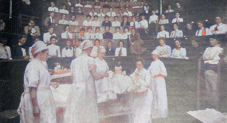Operation in einer von Frauen geleiteten und besuchten chirurgischen Klinik