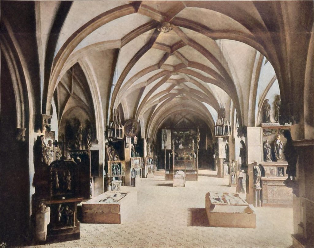 Innenräume aus dem neuen Gebäude des Bayrischen National-Museum