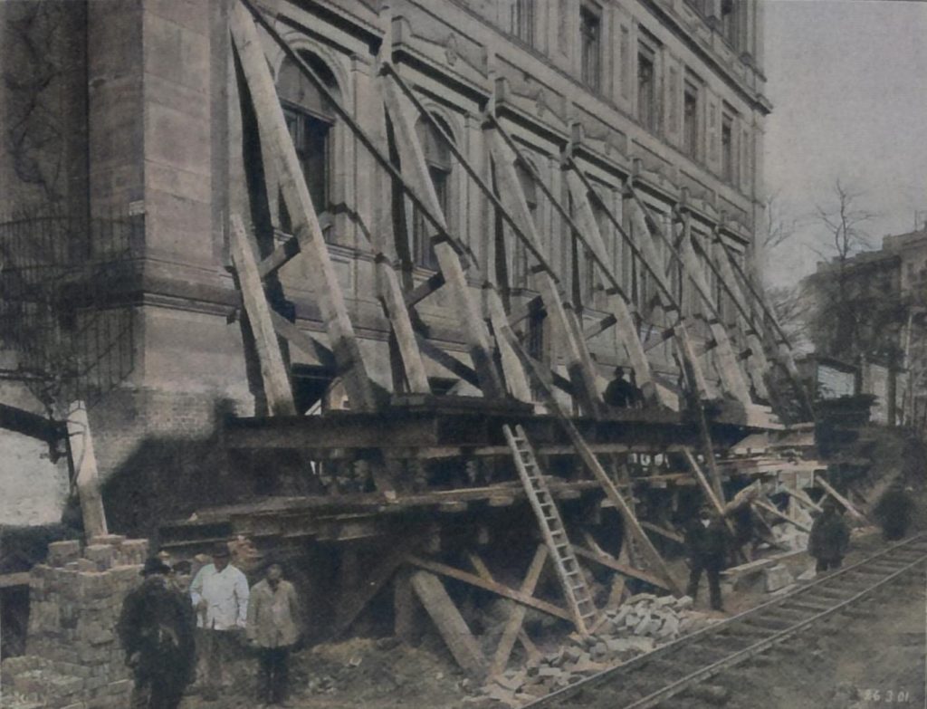 Abbildg. 22. Unterfangung des Empfangsgebäudes des Potsdamer Haupt-Bahnhofes