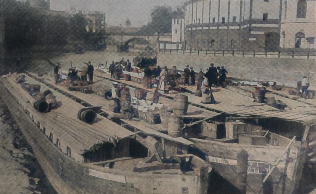 Böhmische Ostkähne an der Friedrichbrücke