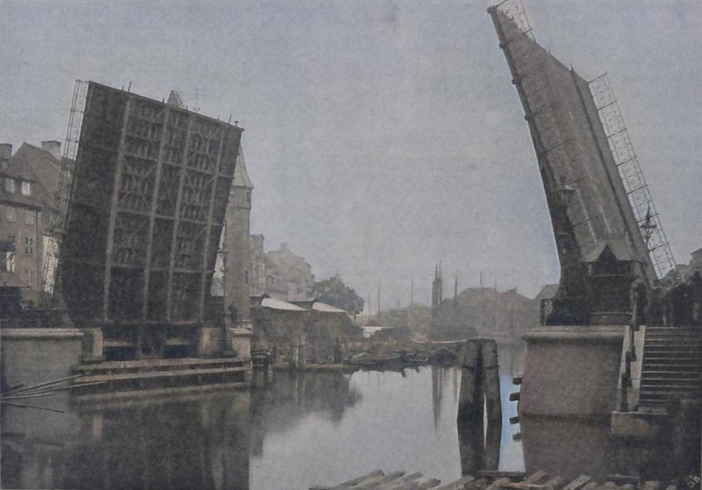 Schmiedebrücke in Königsberg i. Pr., Klappbrücke v. 28,32 m von Mitte zu Mitte Drehachse